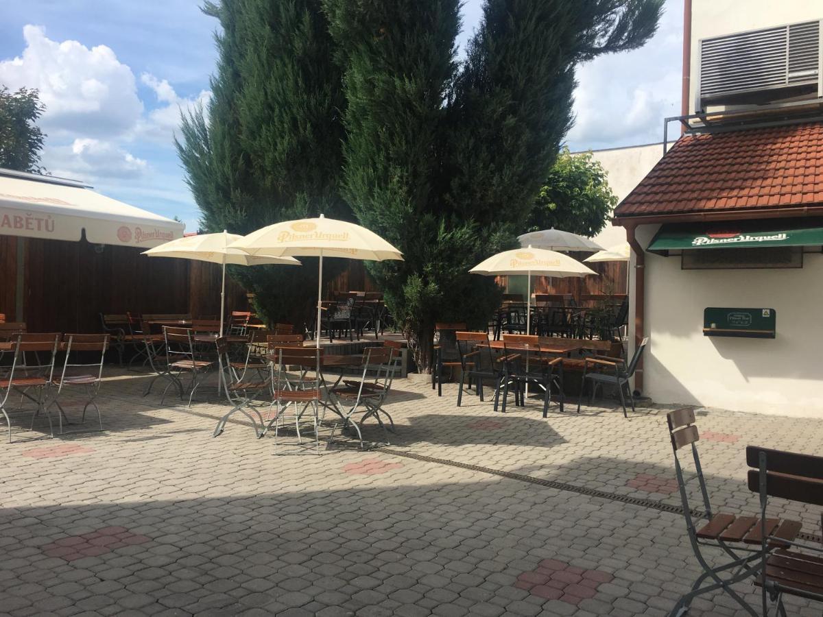 Apartman 3, Suvorovova 158 Cesky Brod Dış mekan fotoğraf